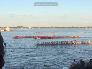 Boat racing at Riverside Festival 2016