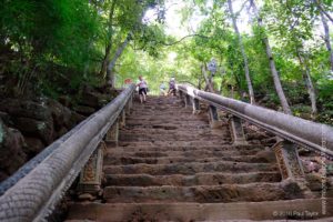 Going down again, Phnom Banan, Battambang